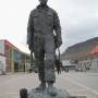 007.bergarbeiter_denkmal_longyearbyen_20110825.jpg