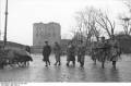 Der beschädigte Rosenkranzturm - Lizenz:CC-BY-SA / deutsches Bundesarchiv