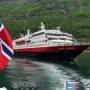 hurtigruten_2025_0327_tag_3_geiranger_schiff_kong_harald.jpg