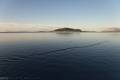 Giske (links die flache Insel)